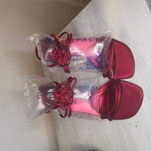 Stuart Weitzman Ruby Satin heels SZ 8. 5 M